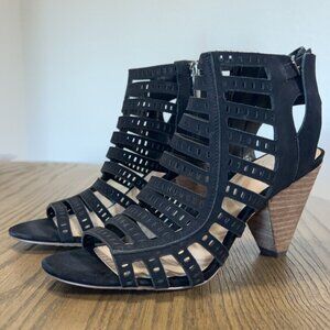 Vince Camuto 7M Black Leather Sandals